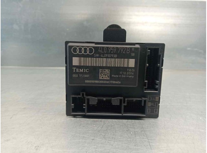 Replacement central locking unit for Audi Q7 (4L) 3.0 V6 24V TDi OEM IAM reference 4L0959792B 0033TFJ0001 TEMIC