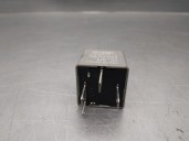 Replacement relay for Seat Ibiza (6L1) 1.4 TDI OEM IAM reference 1J0906381A 