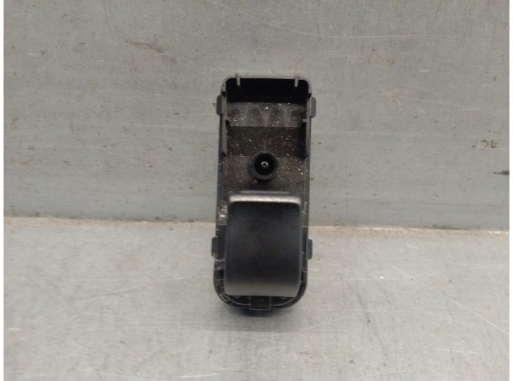 Recambio de mando elevalunas trasero derecho para mazda 2 hatchback (dl, dj) 1.5 skyactiv-g referencia OEM IAM D09H66370 D09H663
