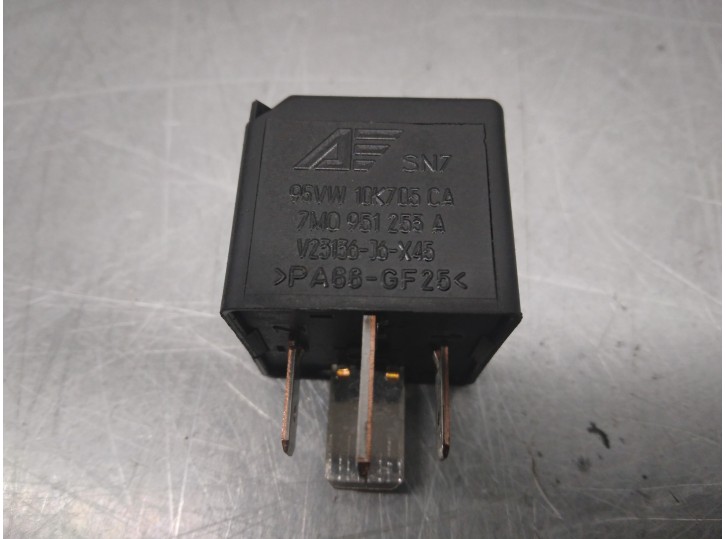 Recambio de rele para seat ibiza (6l1) 1.4 tdi referencia OEM IAM 7M0951253A 