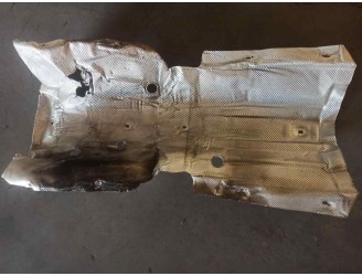 Recambio de tubo escape completo para maserati quattroporte 4.7 v8 cat referencia OEM IAM  CHAPA PROTECCIÓN CONTRA EL CALOR 