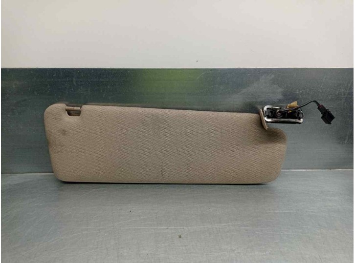 Replacement left sun visor for Audi Q7 (4L) 3.0 V6 24V TDI OEM IAM reference 4L0857551 