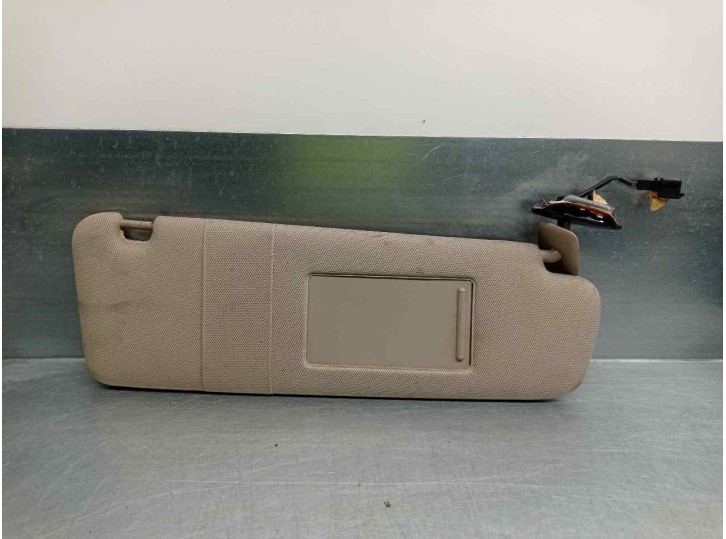 Replacement right sun visor for Audi Q7 (4L) 3.0 V6 24V TDi OEM IAM reference 4L0857552 