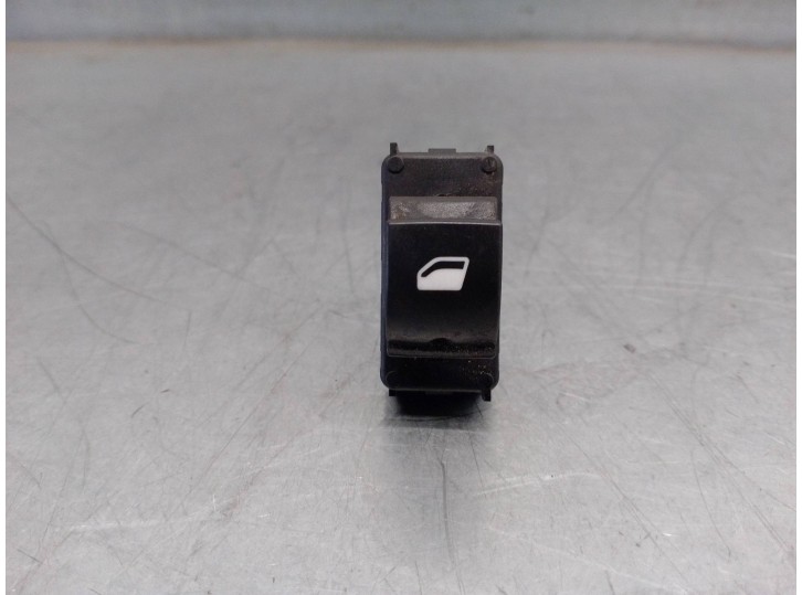 Recambio de mando elevalunas delantero izquierdo para citroën c-elysée 1.6 hdi fap referencia OEM IAM 96760568ZD 
