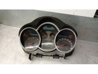 Recambio de cuadro instrumentos para chevrolet cruze (j300) 2.0 cdi referencia OEM IAM 95472851 95472851 