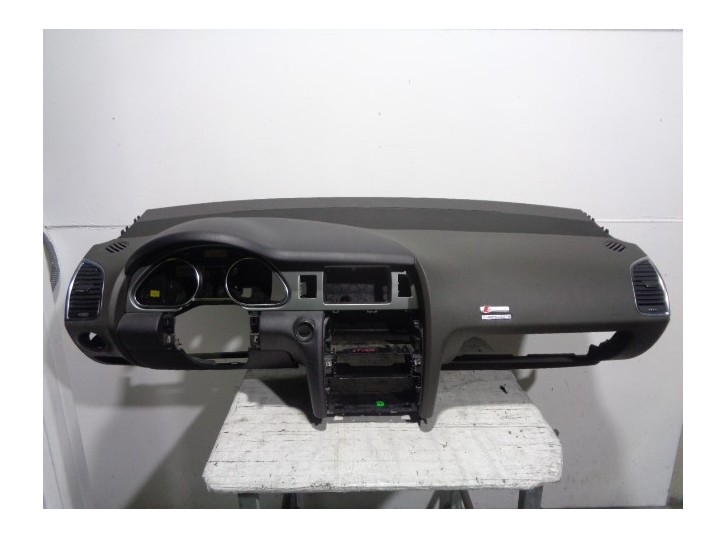 Replacement dashboard for Audi Q7 (4L) 3.0 V6 24V TDI OEM IAM reference 4L1857041ETPP DARK GREEN AND BLACK 
