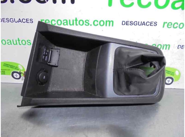 Recambio de guarnecidos palanca cambio para kia cee´d 1.6 crdi cat referencia OEM IAM 846511H000  