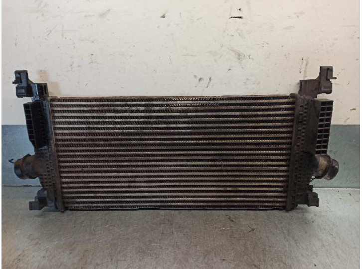 Recambio de intercooler para opel astra j gti 1.4 sedan p10 referencia OEM IAM 13267646 427460812 DELPHI