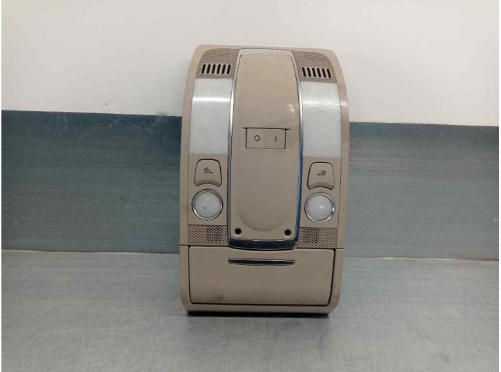 Recambio de luz interior para audi q7 (4l) 3.0 v6 24v tdi referencia OEM IAM 4L0947135F 