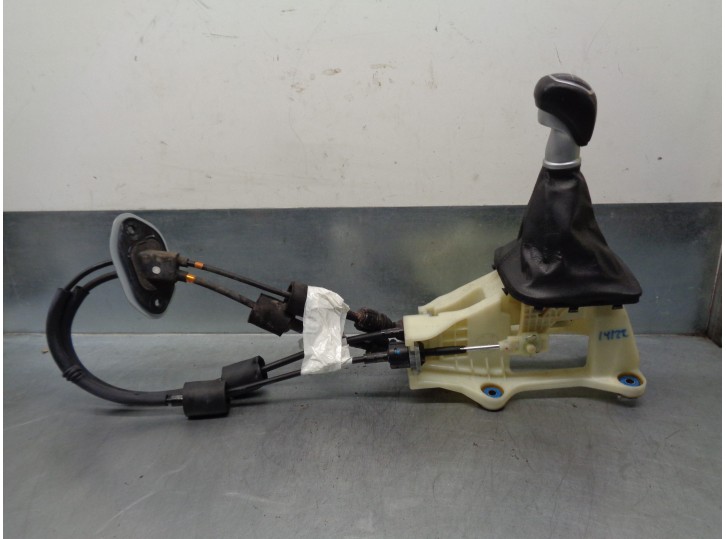 Recambio de palanca cambio para hyundai i40 cw 1.7 crdi cat referencia OEM IAM 437003Z250RY  