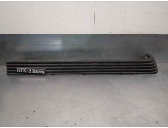 Recambio de molduras traseras para renault fuego 2.0 referencia OEM IAM 4678702  