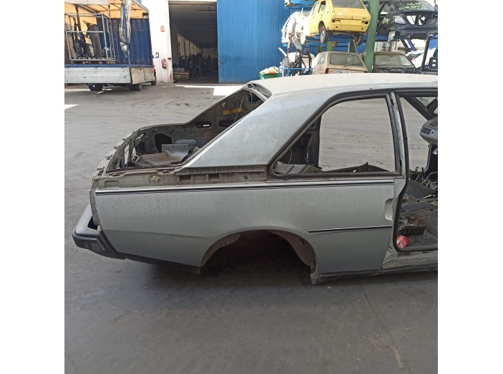 Recambio de aleta trasera derecha para renault fuego 2.0 referencia OEM IAM 829J710 CORTE CARROCERIA 