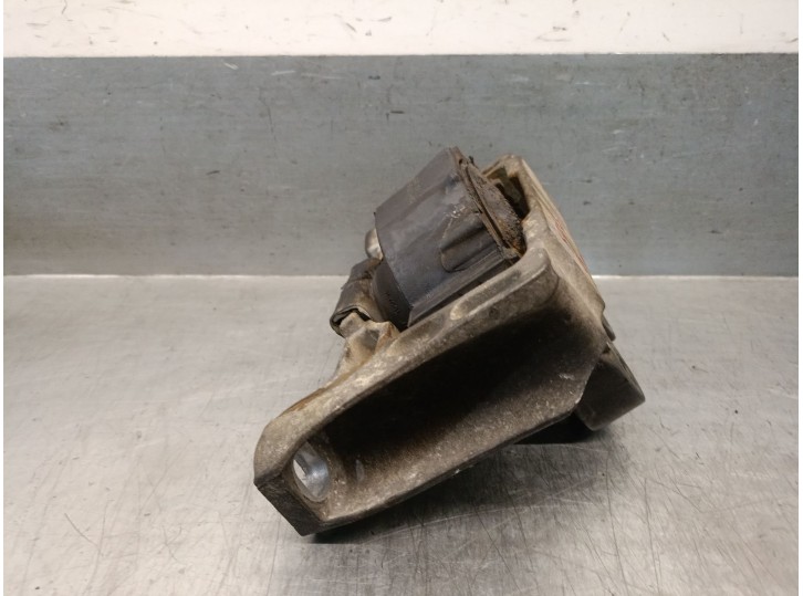 Recambio de soporte motor derecho para ford focus berlina (cap) 2.0 tdci cat referencia OEM IAM 1543750 1543750 