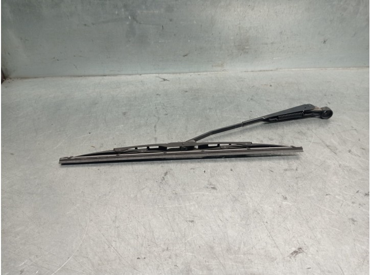 Recambio de brazo limpia trasero para toyota avensis berlina (t25) 1.8 16v cat referencia OEM IAM 8524120170  