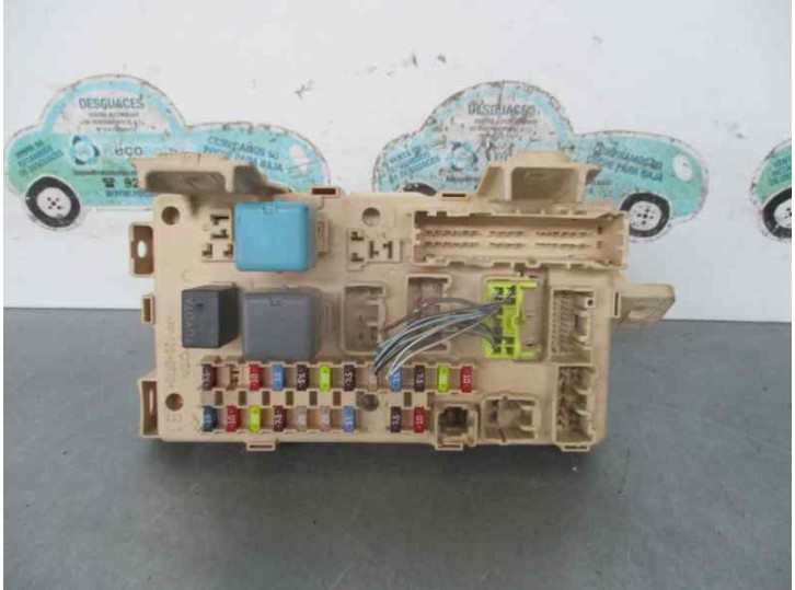 Recambio de caja reles / fusibles para toyota avensis berlina (t25) 1.8 16v cat referencia OEM IAM 03041612221501 