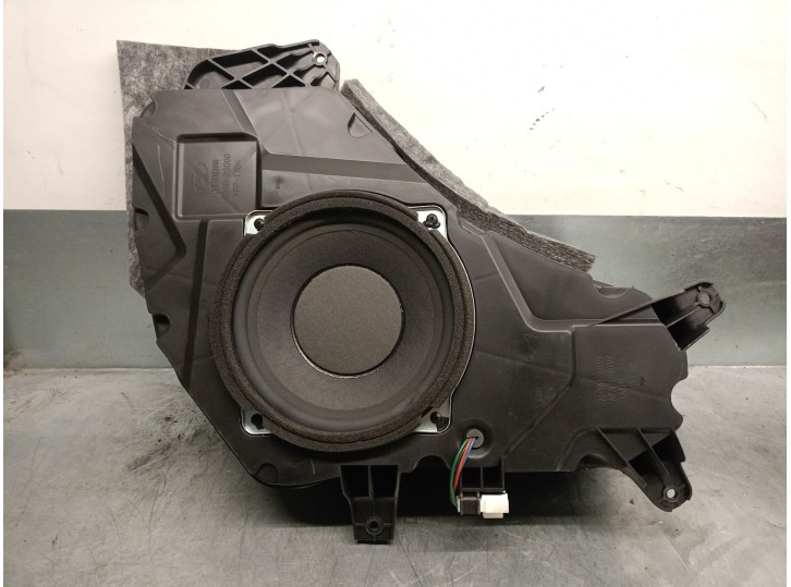 Replacement speaker/speakers for Hyundai ix35 (LM, EL, ELH) 2.0 CRDi 4WD OEM IAM reference 963802S000 