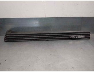 Recambio de molduras traseras para renault fuego 2.0 referencia OEM IAM 4678747  