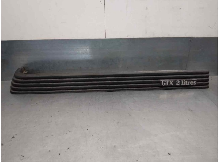 Recambio de molduras traseras para renault fuego 2.0 referencia OEM IAM 4678747  