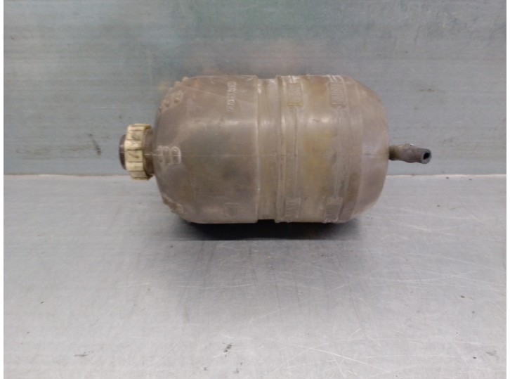 Replacement expansion tank for Renault Fuego 2.0 OEM IAM reference 7700584056 