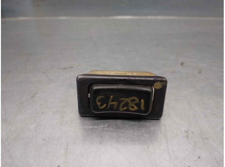 Replacement front left window regulator switch for Renault Fuego 2.0 OEM IAM reference 1736 