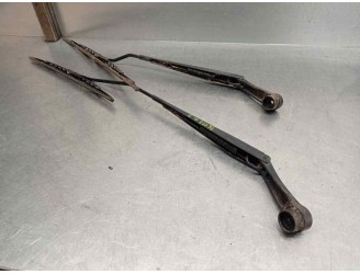Replacement front right wiper arm for Kia Picanto 1.1 cat OEM IAM reference 9832007000 5 DOORS