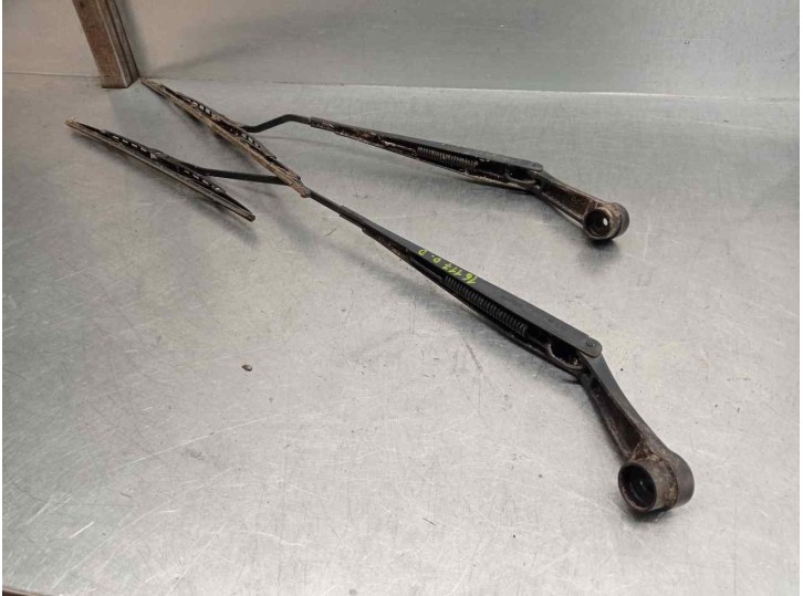 Recambio de brazo limpia delantero derecho para kia picanto 1.1 cat referencia OEM IAM 9832007000  5 PUERTAS