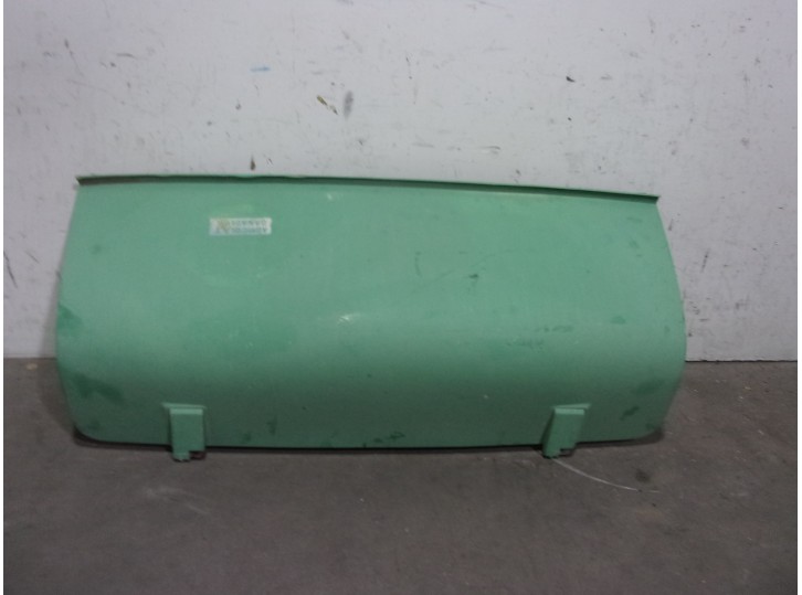 Recambio de porton trasero para renault r-4 f6a furgoneta referencia OEM IAM 7701460220 VERDE 3 PUERTAS