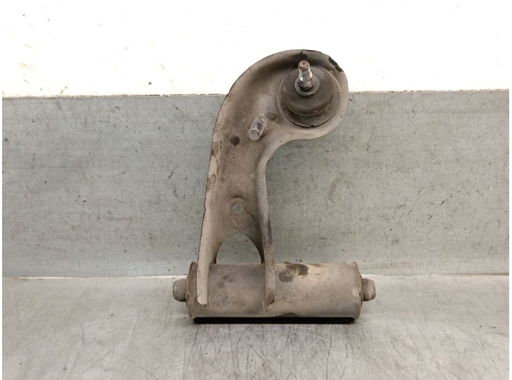 Recambio de brazo suspension superior delantero derecho para mercedes-benz clase c (w202) berlina 1.8 16v cat referencia OEM IAM