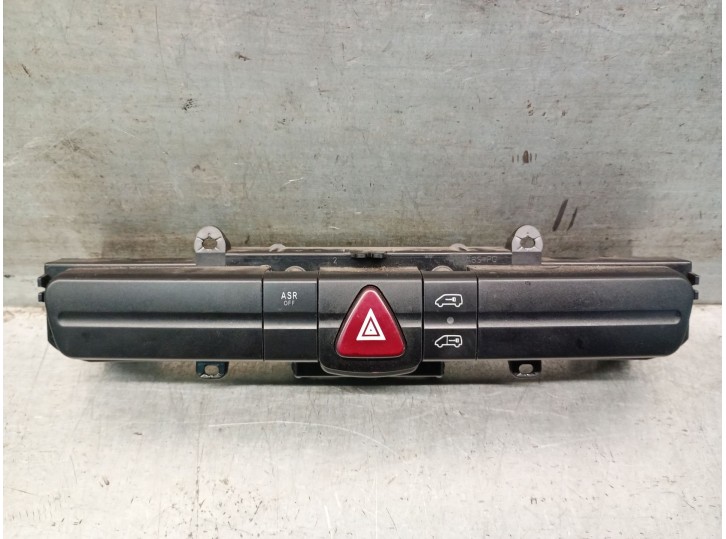 Replacement hazard warning switch for Volkswagen Crafter 30-50 Box/Chassis (2F_) 2.5 TDI OEM IAM reference 9065454107 2E0959561B