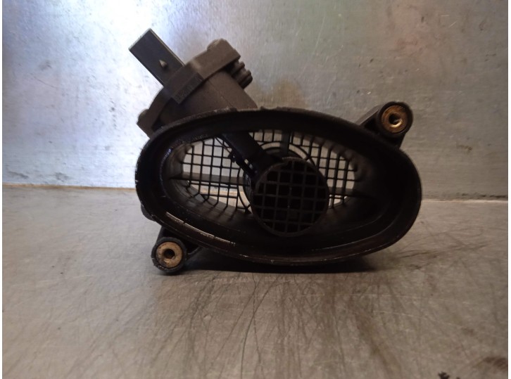 Replacement mass air flow sensor for BMW 3 Series saloon (E46) 320d OEM IAM reference 77870760 0928400468 BOSCH