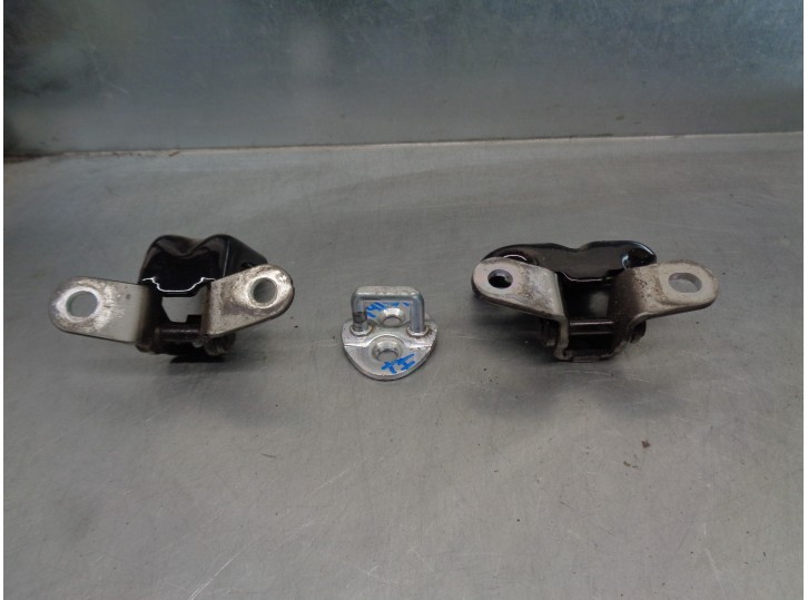 Recambio de bisagra puerta para hyundai i40 cw 1.7 crdi cat referencia OEM IAM 793102H000 794203K000 