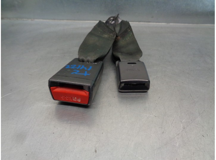 Recambio de enganche cinturon para hyundai i40 cw 1.7 crdi cat referencia OEM IAM 898403Z100RY  