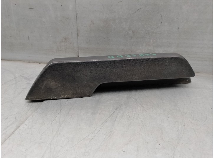 Recambio de molduras delanteras para renault r-4 f6a furgoneta referencia OEM IAM 77006507 