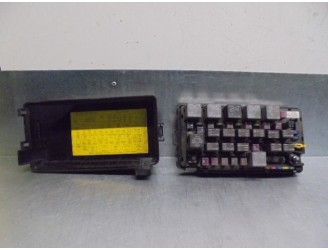 Recambio de caja reles / fusibles para ssangyong kyron 2.0 referencia OEM IAM 8231009030  
