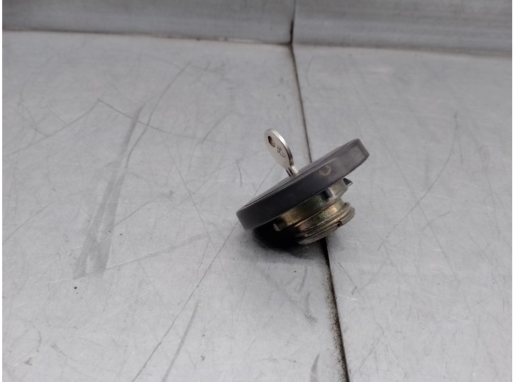 Recambio de tapon combustible para renault r-4 f6a furgoneta referencia OEM IAM 7701402433  