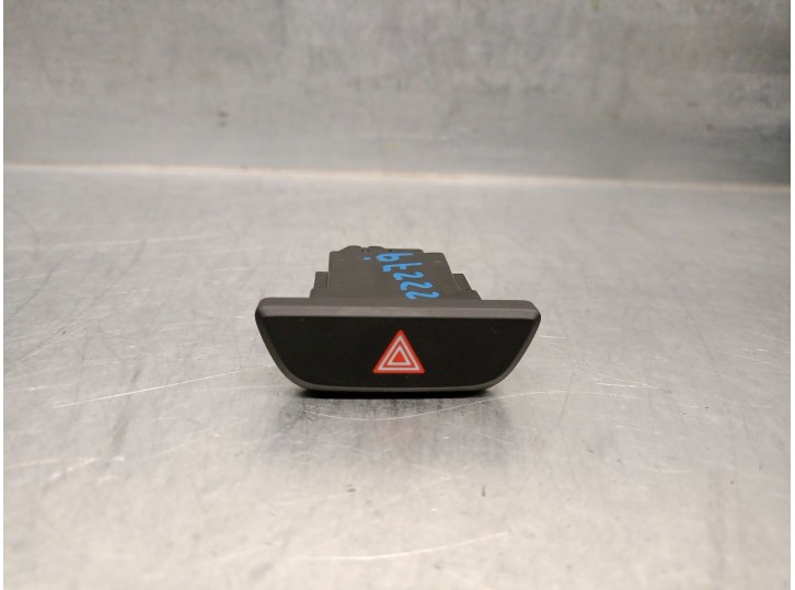 Recambio de warning para toyota yaris (_p21_, _pa1_, _ph1_) 1.5 hybrid (mxph10) referencia OEM IAM 843320D220 843320D220 