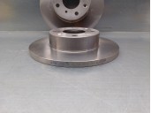 Replacement front brake disc for MG Series 45 (RT) 1.6 16V CAT OEM IAM reference 0986479240 BOSCH