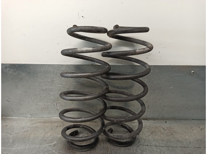 Recambio de muelle amortiguacion para toyota yaris (ncp1/nlp1/scp1) 1.4 d-4d expo referencia OEM IAM 4813152650 