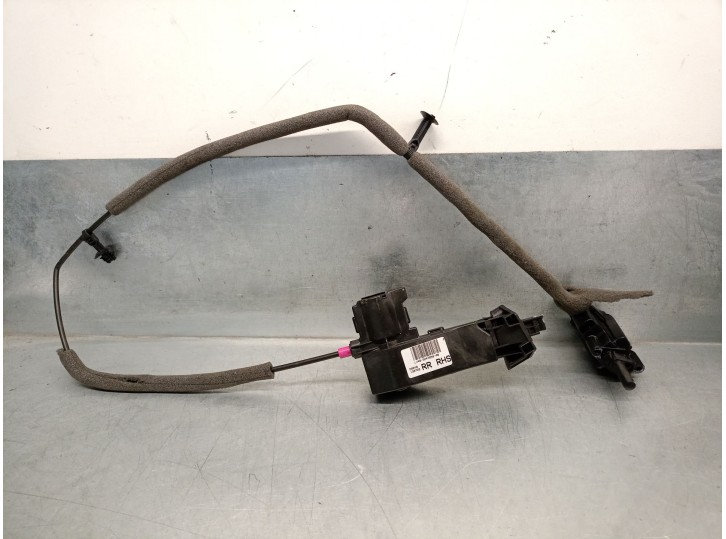 Replacement rear right central locking motor for Ford Kuga III (DFK) 1.5 EcoBoost OEM IAM reference LV4BS247B50AB 