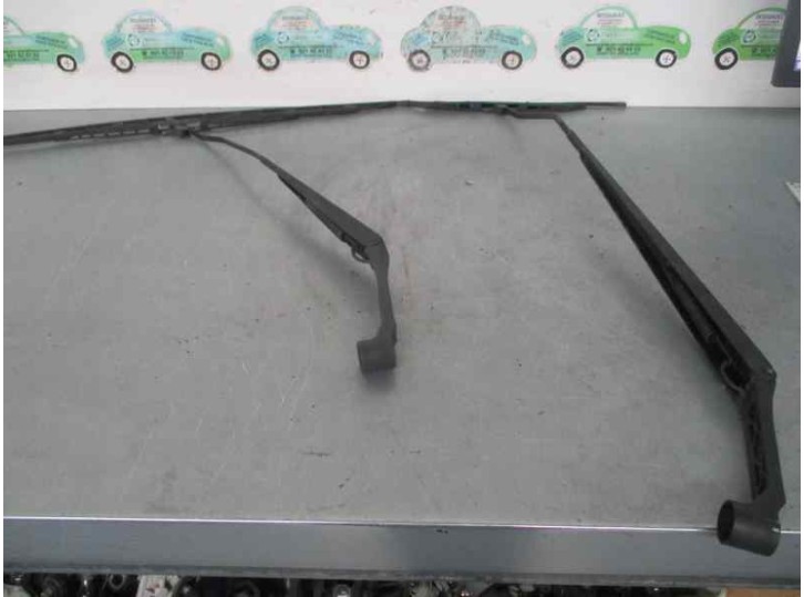 Recambio de brazo limpia delantero derecho para mitsubishi colt berlina 5 (z30a) 1.5 di-d cat referencia OEM IAM 