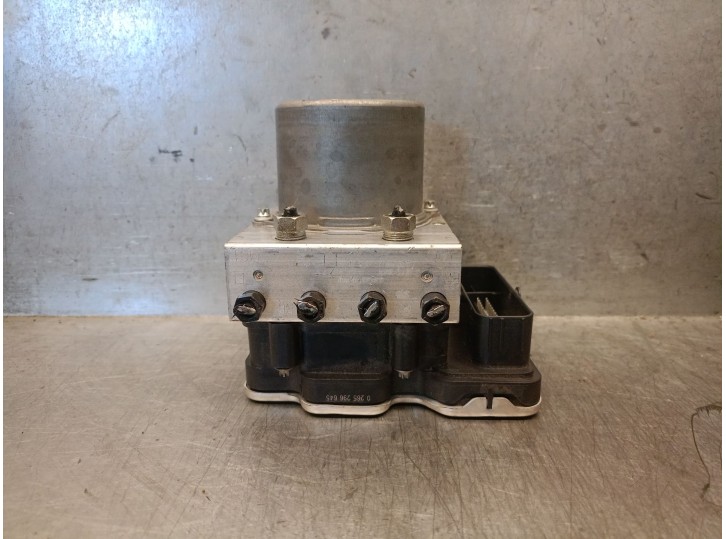 Recambio de abs para toyota yaris (_p21_, _pa1_, _ph1_) 1.5 hybrid (mxph10) referencia OEM IAM 445400D780 440500DG30 