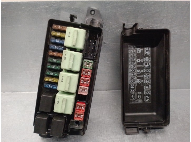 Recambio de caja reles / fusibles para mini r50,r53 1.6 16v cat referencia OEM IAM 1480790 