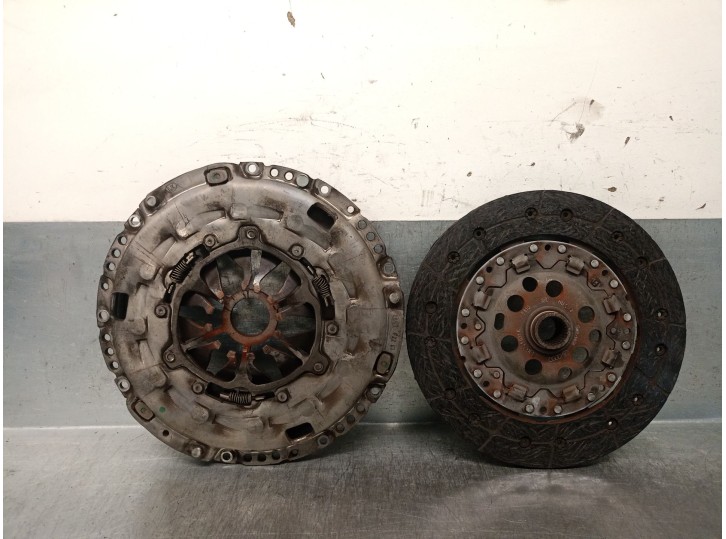 Recambio de kit embrague para audi a3 (8p1) 1.9 tdi referencia OEM IAM 03L141031L 03G141015N LUK