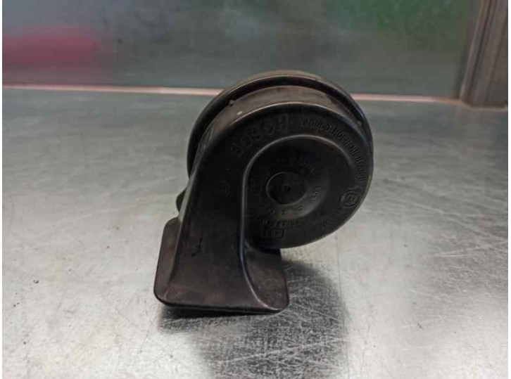 Recambio de claxon para bmw serie 7 (e38) 725tds referencia OEM IAM  011157 BOSCH