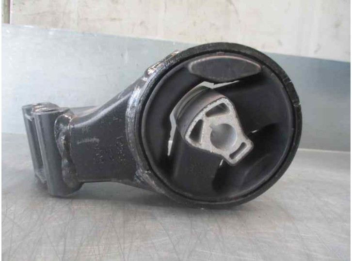Recambio de soporte motor trasero para opel insignia berlina 2.0 cdti cat referencia OEM IAM 13228303 