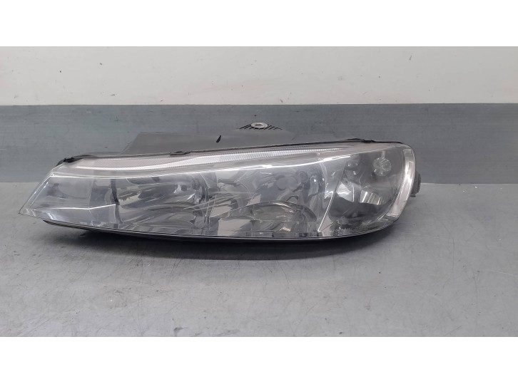 Recambio de faro izquierdo para peugeot 406 berlina (s1/s2) 2.0 hdi referencia OEM IAM 0301175001 4 PUERTAS