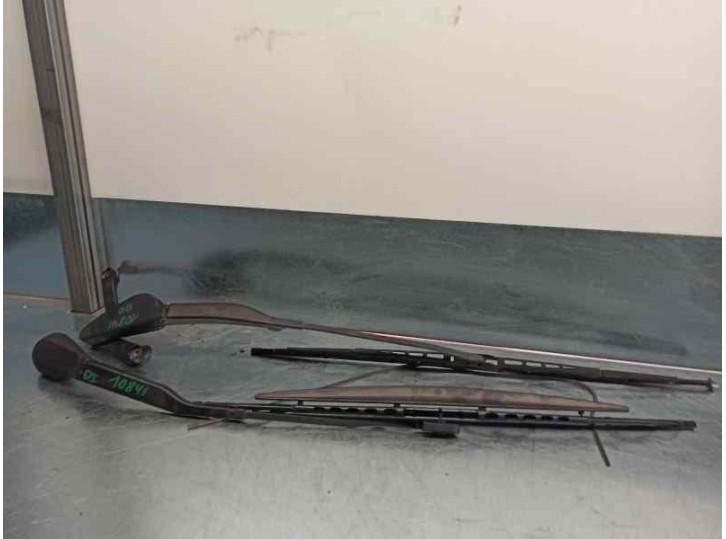 Recambio de brazo limpia delantero derecho para bmw serie 7 (e38) 725tds referencia OEM IAM 6161835202013 
