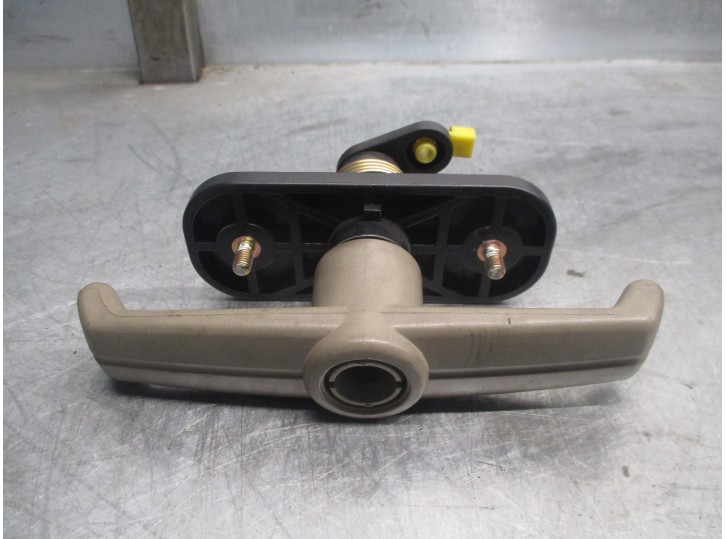 Recambio de maneta interior trasera izquierda para ssangyong kyron 2.0 referencia OEM IAM 7143109000EAN  DE PORTÓN