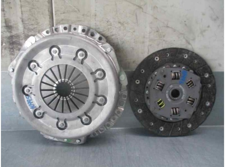 Recambio de kit embrague para citroën berlingo 1.9 diesel referencia OEM IAM 320020910 120010611 LUK