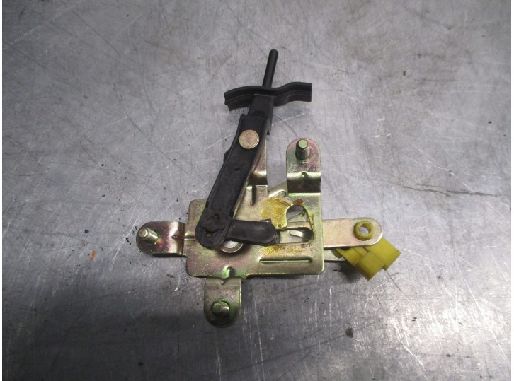 Recambio de cerradura maletero / porton para ssangyong kyron 2.0 referencia OEM IAM 7141009001  5 PUERTAS